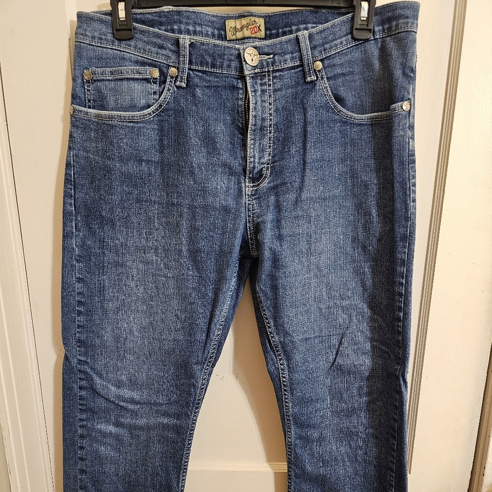 Mens Wrangler 20X Style 44 Slim Straight Jeans